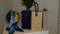 /products/cartera-cuero-azul-con-beige/